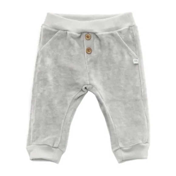 Het Bamboom Velvet Broekje Ice Grey 1 Mnd met elastische tailleband is gemaakt van zachte materialen en beschikt over een goede pasvorm.
